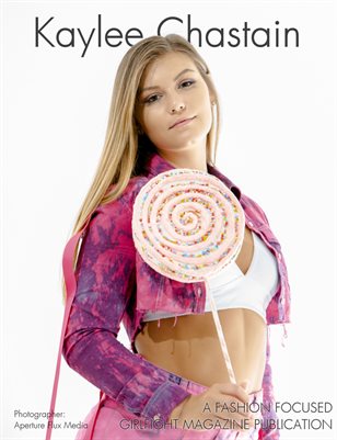 Kaylee Chastain - Sexy Busty Hot Fun Ohio Blonde with Lollipop | Fashion Focused