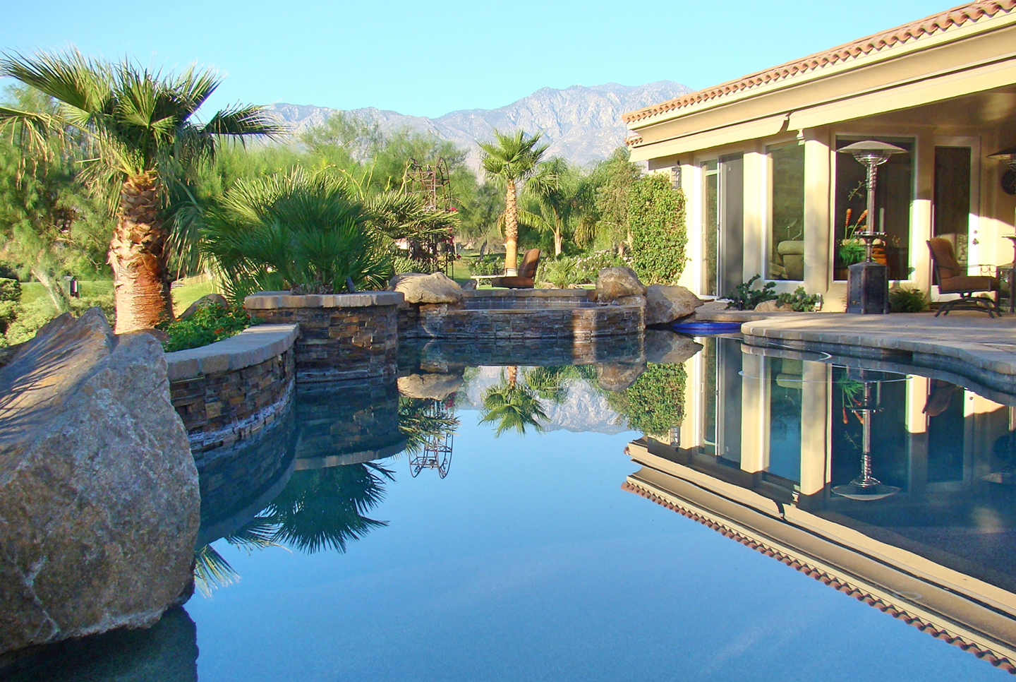OUTDOOR LIVING 11