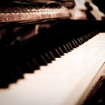 Piano 8x12