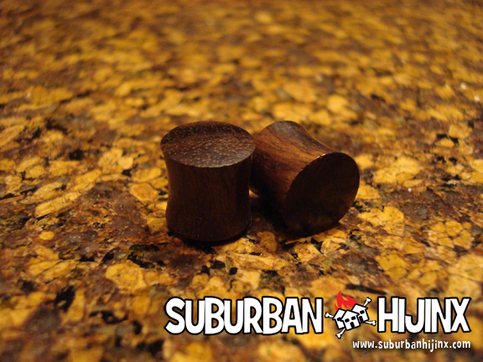 Sono Wood Saddle Plug