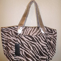 Zebra_bag_with_silver_handles_medium
