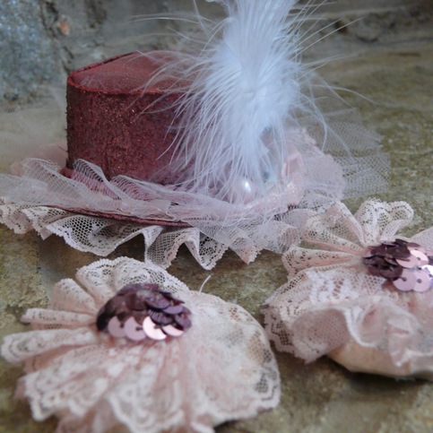 Burlesque cupcake mini hat & pasties 