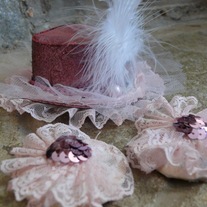 Burlesque cupcake mini hat & pasties 