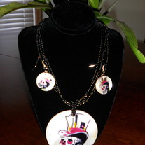 Tattooed Shell Earring & Necklace Set