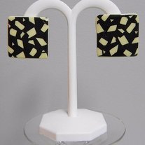 Cube_earrings1_medium