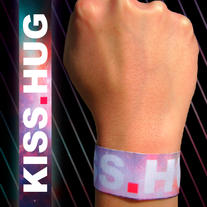 Kisshug_medium