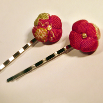 Two red chirimen hair pins
