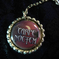 Keychain, Carpe Noctem red