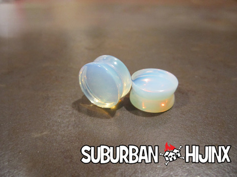 Moonstone Saddle Plug