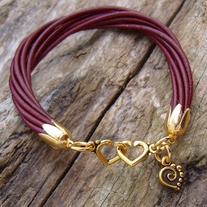 Red_20leather_20gold_20heart_20clasp_20bracelet_medium