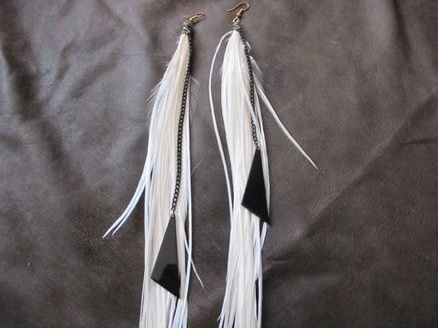 SAHARA White Feather Earring