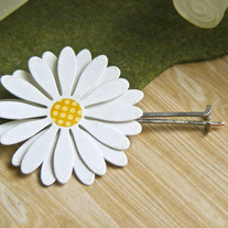 Paper Daisy Pin (choice of 2)