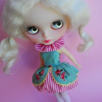 Princess Cupcakes Tea-Rose Dress for Blythe
