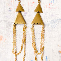 Minimal Triangle Chic Earring