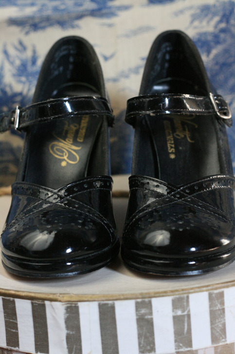 Nanette Originals - Vintage Black Wedge