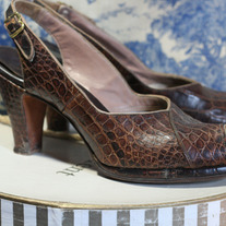 Tru-Poise - Vintage Brown Gator Pumps