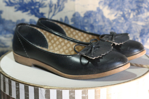 Vintage Black Frill Golfer Flats