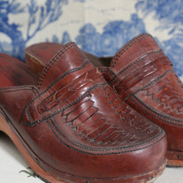 Rapallo - Vintage Maroon Leather Clogs