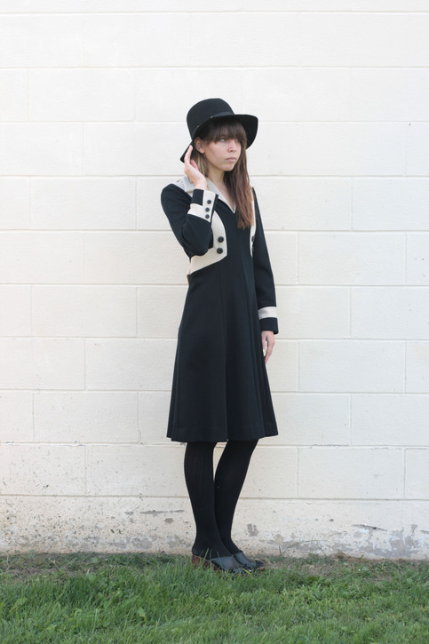 Black & Cream 1960's Collar Button Dress
