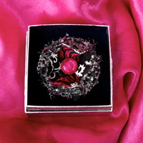 Black & Pink Swirl Karing