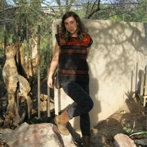 The Chickadee in Naranja (black)
