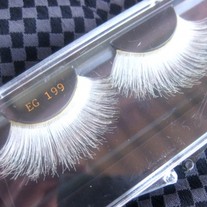 EG199 Glow In The Dark Eyelash 