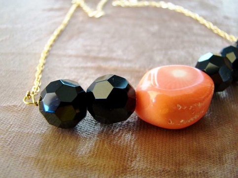 midnight kiss necklace