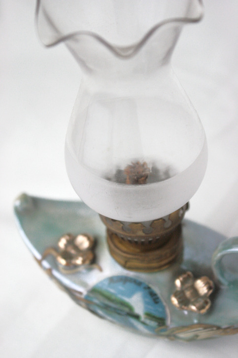 Vintage Niagara Falls Genie-Style Lamp