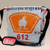 Messenger_20bag_20white_20chicken_20_2__medium
