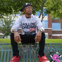 Follow Dreams Not Trends Crewneck -Grey