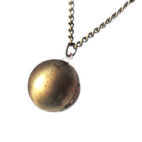 VINTAGE LOCKET