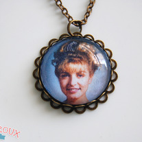 Laura Palmer from Twin Peaks Antiqued Brass Scalloped Necklace