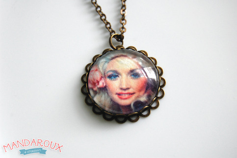 Young Dolly Parton Antiqued Brass Scalloped Necklace