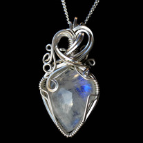 Crystal_20heart_20moonstone_medium