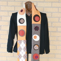 Argyle recycled wool scarf with flowers