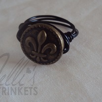 Black Fleur de Leis