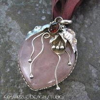 Emmas_20heart_20necklace_20005_medium