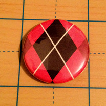 Argyle (sock) red & black 1 inch button