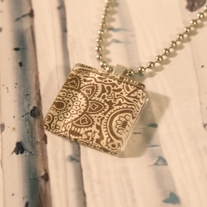 Paisley_pendant_medium