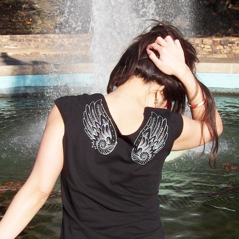 Womens_scoop_black_wingednautilus_back_20full_large