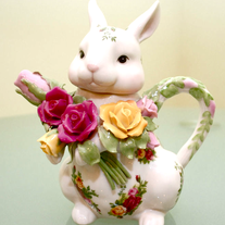 Royal Albert Old country rose bunny  TEA POT