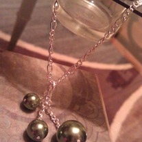 Green 3 Pearl Necklace