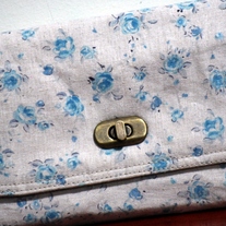 Mini Clutch - Blue Roses