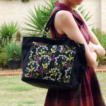 Zippered Tote - Thin Leaves