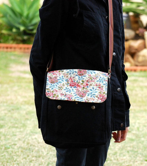 Postman Messenger Bag - Red Paisley
