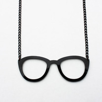 THE GLASSES NECKLACES