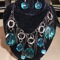 Jewels Earring & Necklace Set