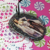  Wedding Belle Oval Ornament