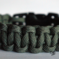 Foliage Green 550 Paracord Survival Bracelet -Dual Core- 
