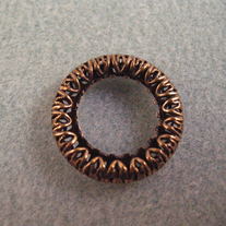 23mm Filigree round/gold